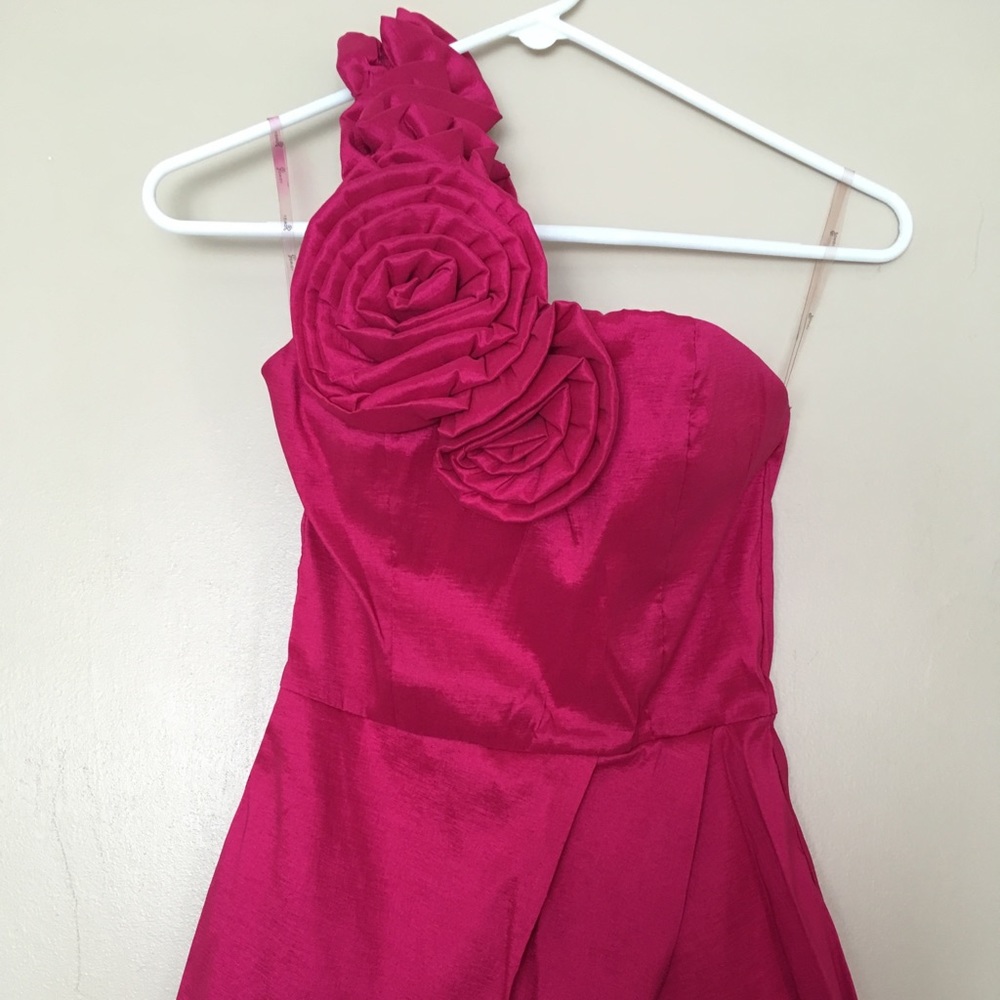 Beautiful single strap flower top - Boutique